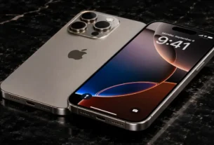 Smartphone Apple iPhone 16 Pro Max em titânio natural em exibição de estúdio sobre superfície escura